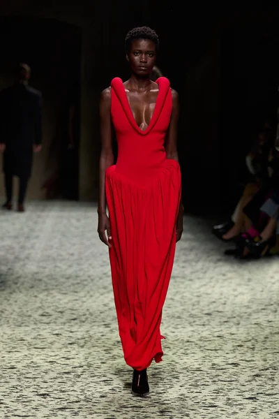 Look 28